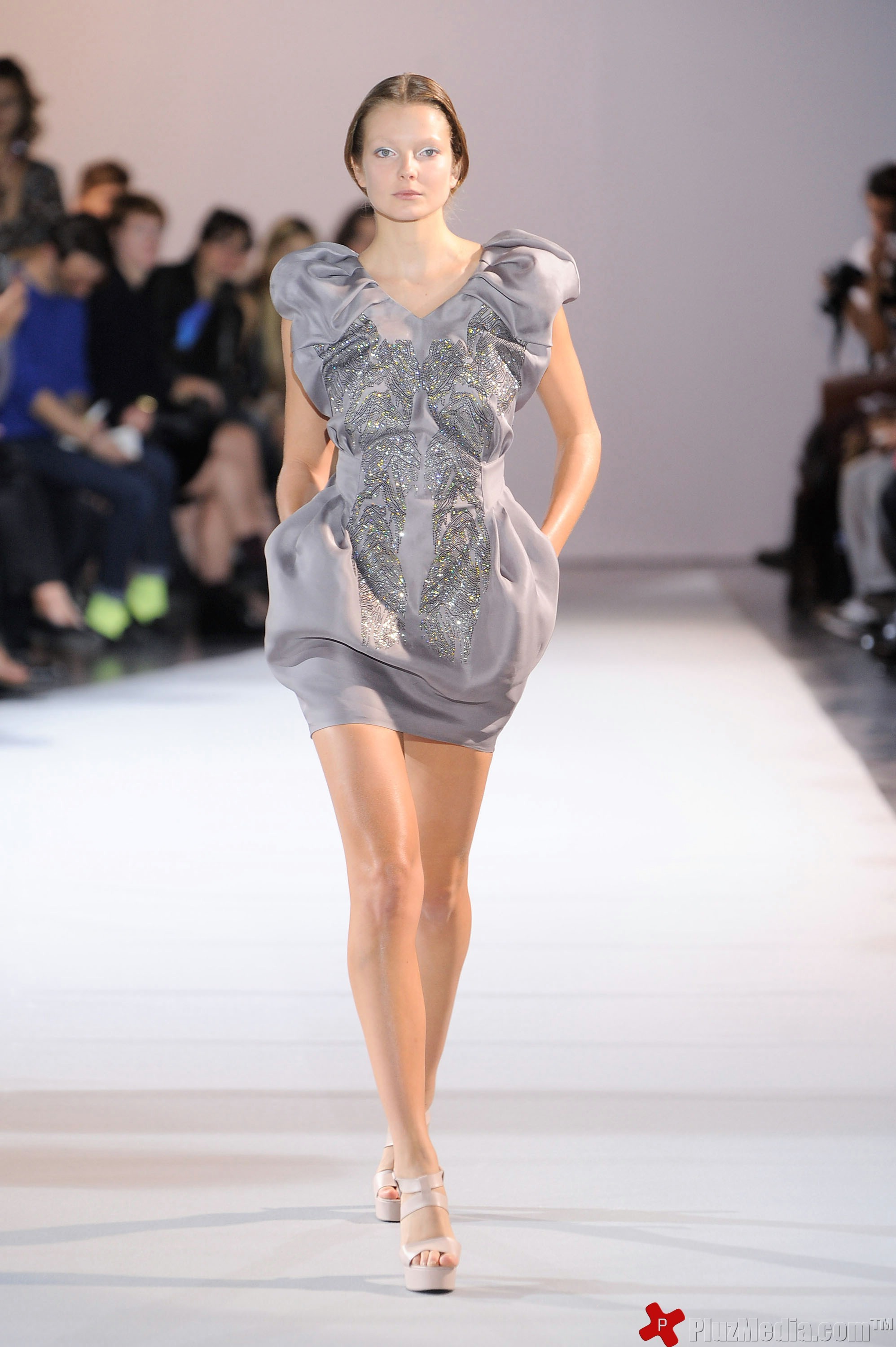 Paris Fashion Week Spring Summer 2012 Ready To Wear - Arzu Kaprol - Runway | Picture 96183